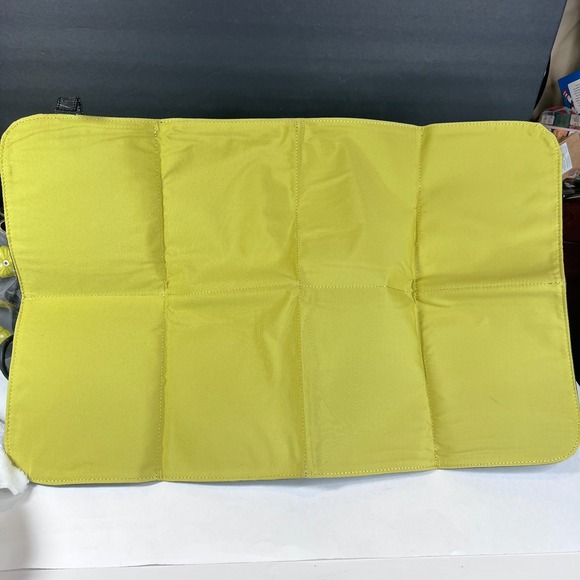 Petunia Pickle Bottom Wistful Weekender Diaper Bag Yellow Gray Floral Large Tote - Picture 14 of 15